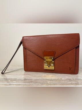 Vintage Louis Vuitton Epi Leather Pochette Wristlet Clutch Brown Gold Hardware